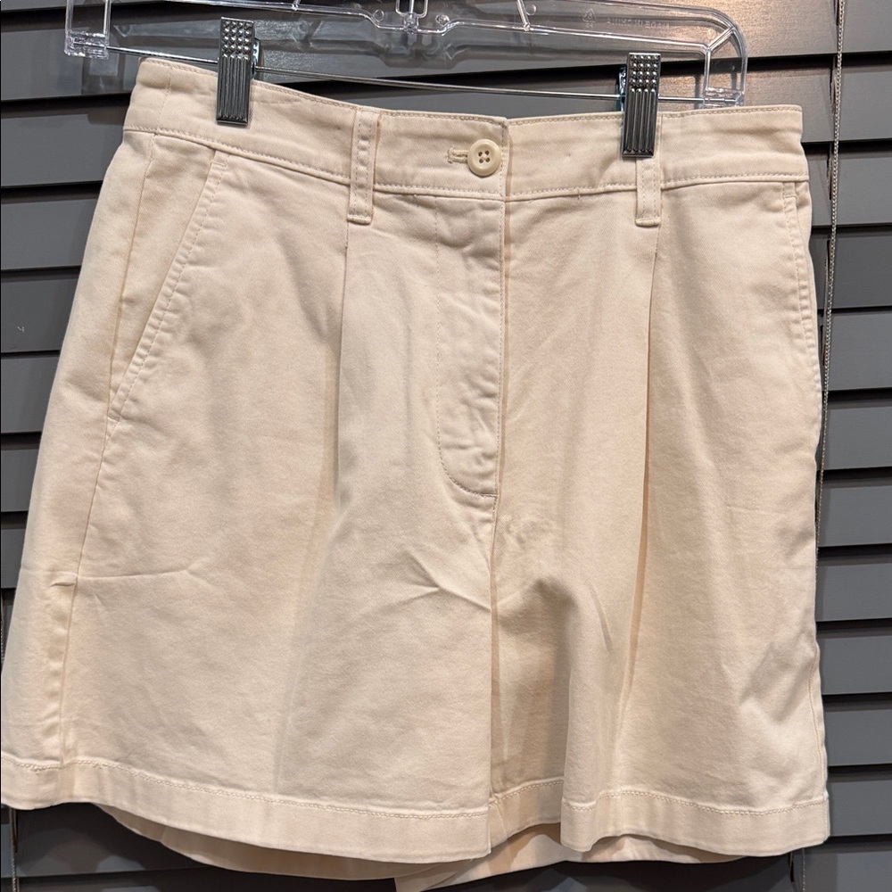 J crew sz 0 (runs big) Classic Cream Women's Shorts